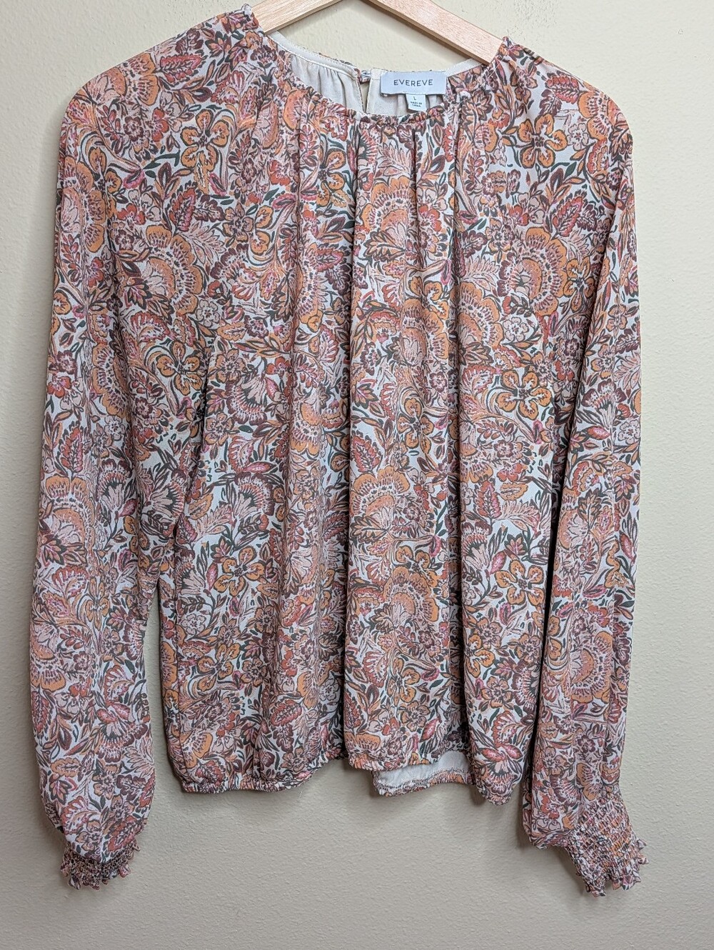 Evereve L Floral Blouse Peach Orange Sage Peasant Top Smocked Cuffs Button Back